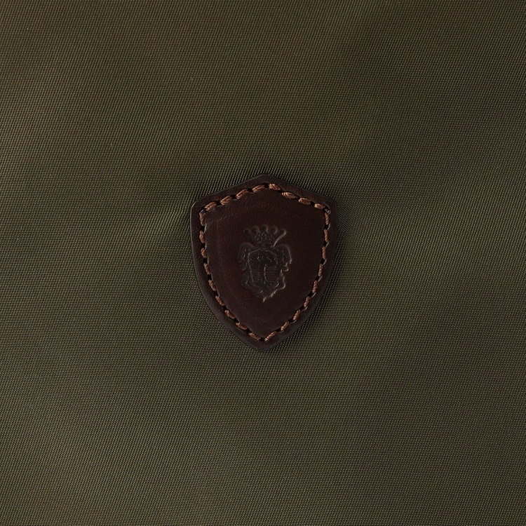 イタリア製ナイロン×レザーのFelisiアイコンデザイン