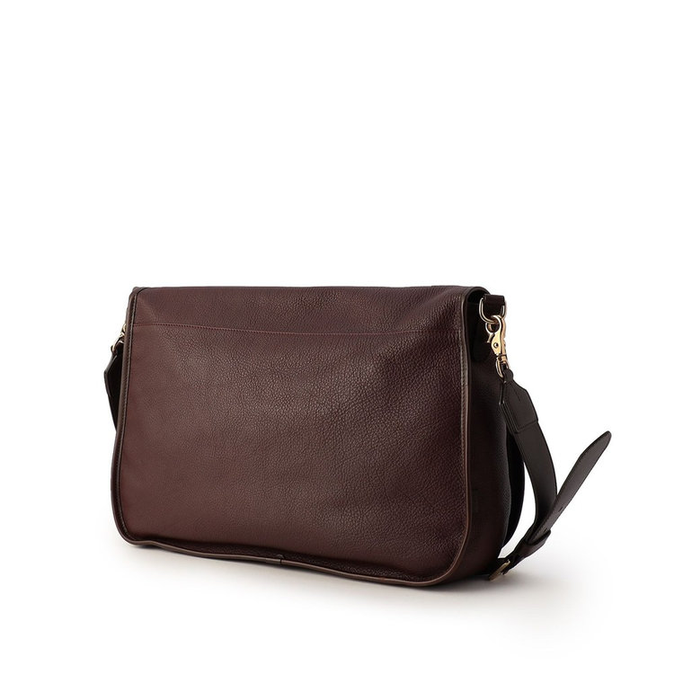 フェラーラに住む人々のハートフルさを表現した、イタリア特有のナチュラルトーンのカラーリング