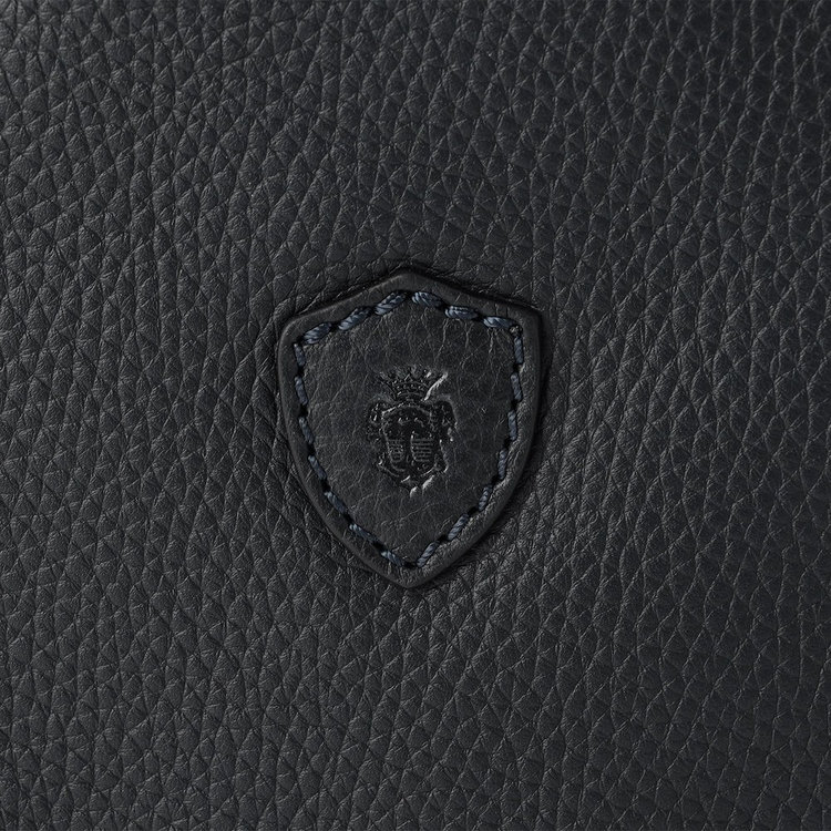 柔らかく細かなシボが美しいシュリンクレザー