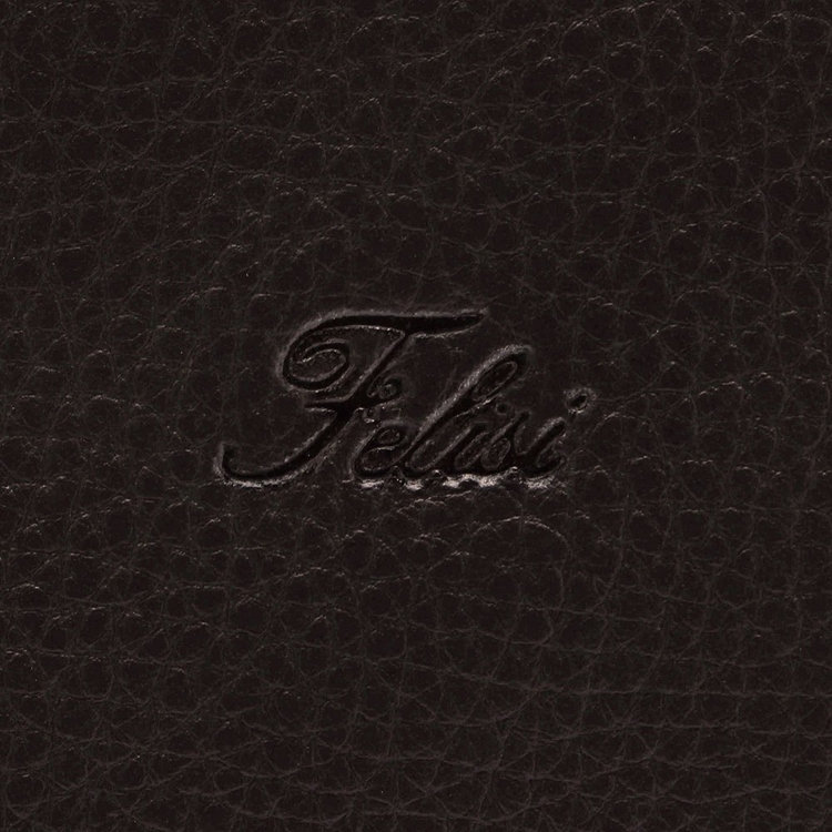 とても柔らかな風合いと上品なシボ感が魅力のイタリア製シュリンクレザー