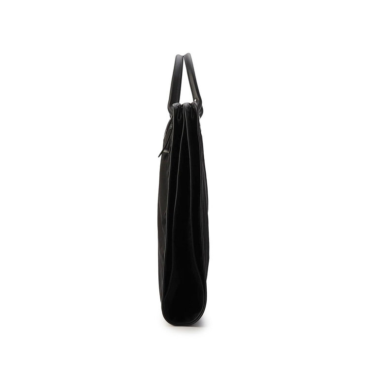 幅60cm、高さ53cm、マチ4cm、重さ1780g