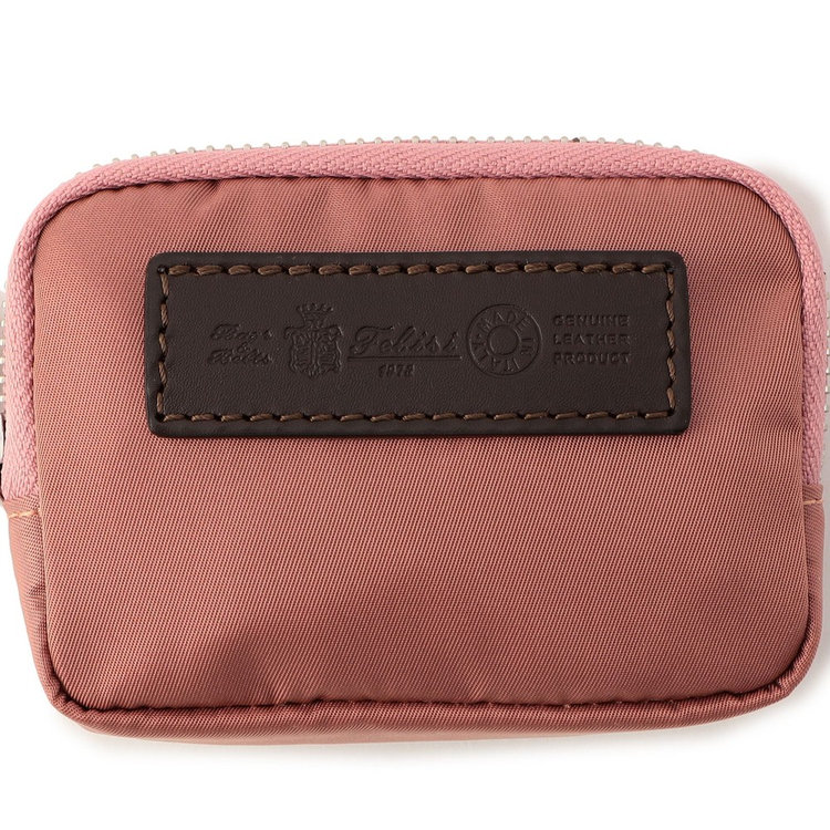 イタリア製ナイロン×レザーのFelisiアイコンデザイン