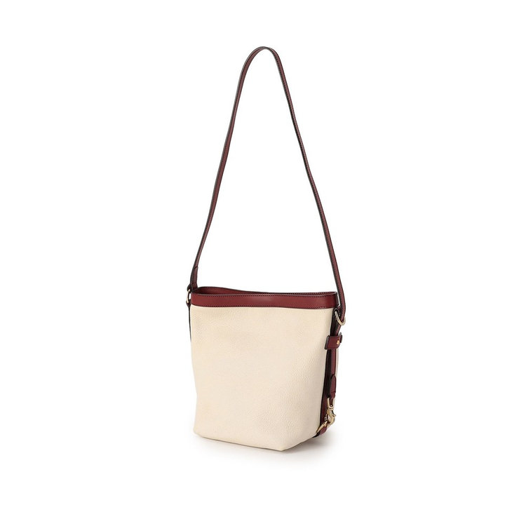 ショルダーの長さを調整することで、3通りの使い方が可能