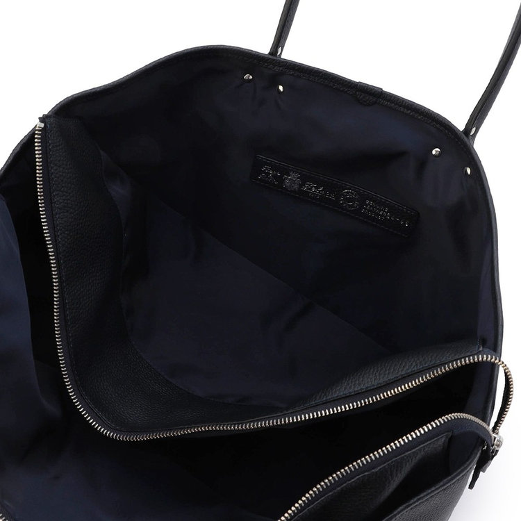 背面スリットポケット