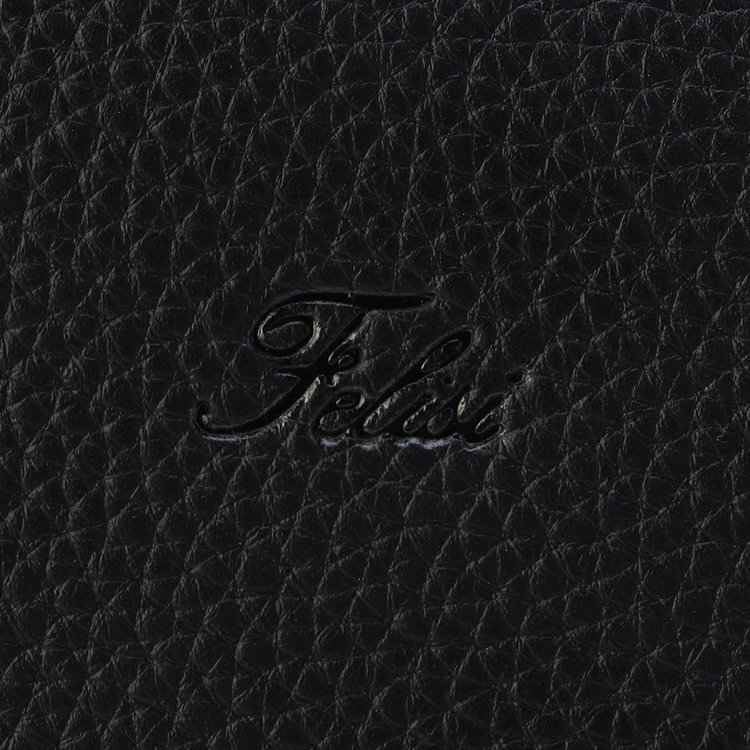 とても柔らかな風合いと上品なシボ感が魅力のイタリア製シュリンクレザー