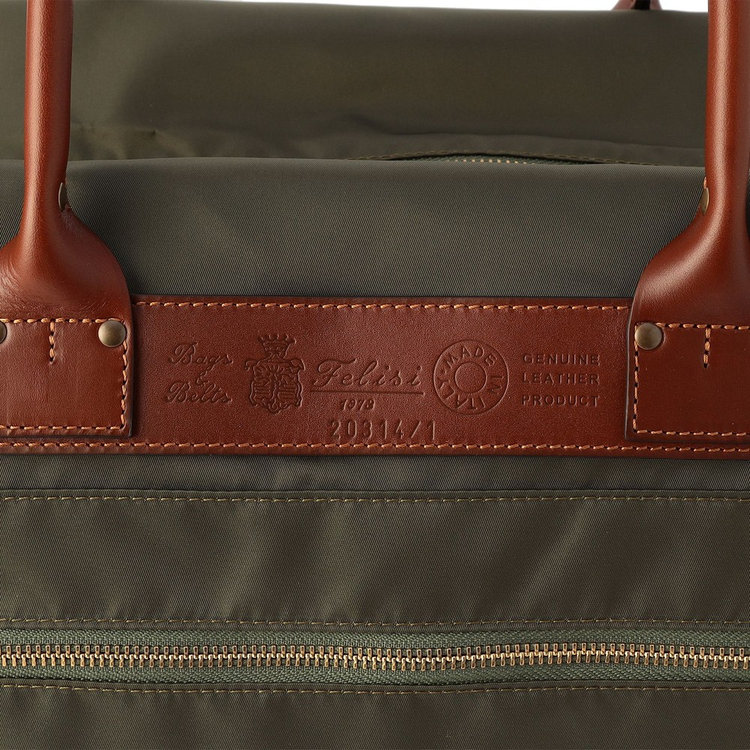 イタリアンナイロン×バケッタレザーのFelisiヘリテージデザイン