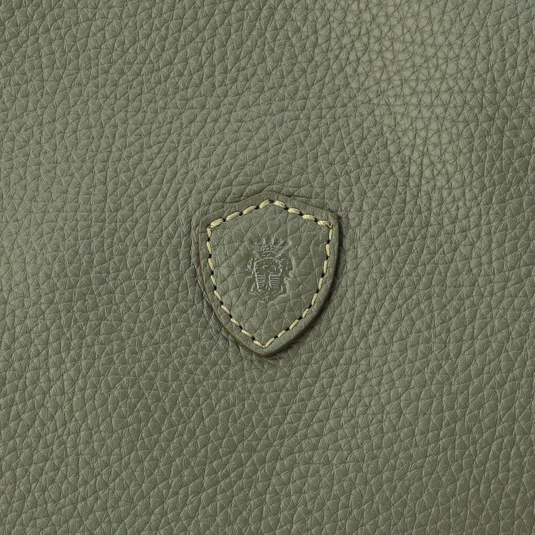 柔らかく細かなシボが美しいシュリンクレザー