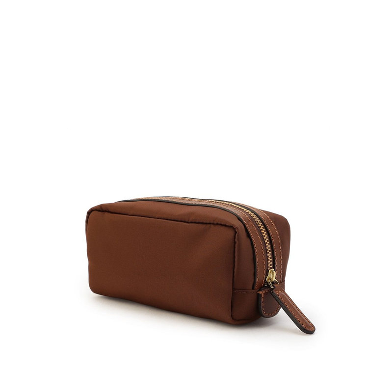 持ち運びに便利なコンパクトサイズ