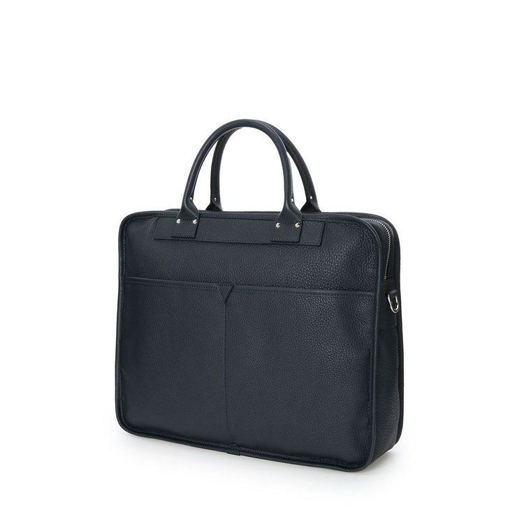 ボディ背面にフリーポケットを追加し利便性を向上