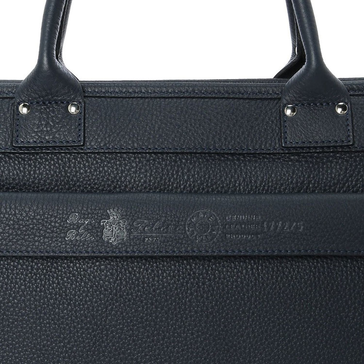 柔らかく細かなシボが美しいシュリンクレザー