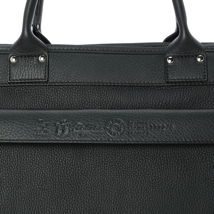 柔らかく細かなシボが美しいシュリンクレザー