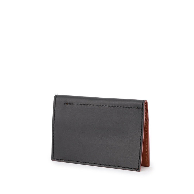 極薄マチのミニマルなルックス