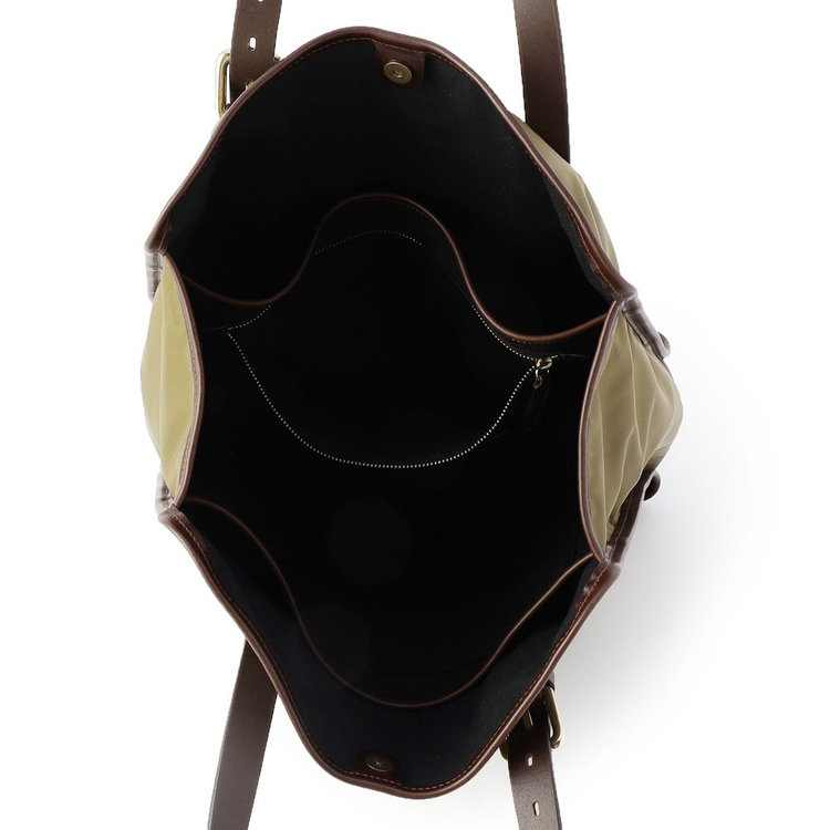 ファスナー付きポケット×1