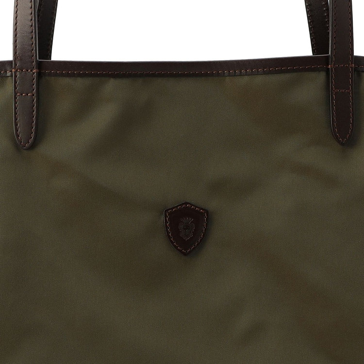 イタリア製ナイロン×レザーのFelisiアイコンデザイン