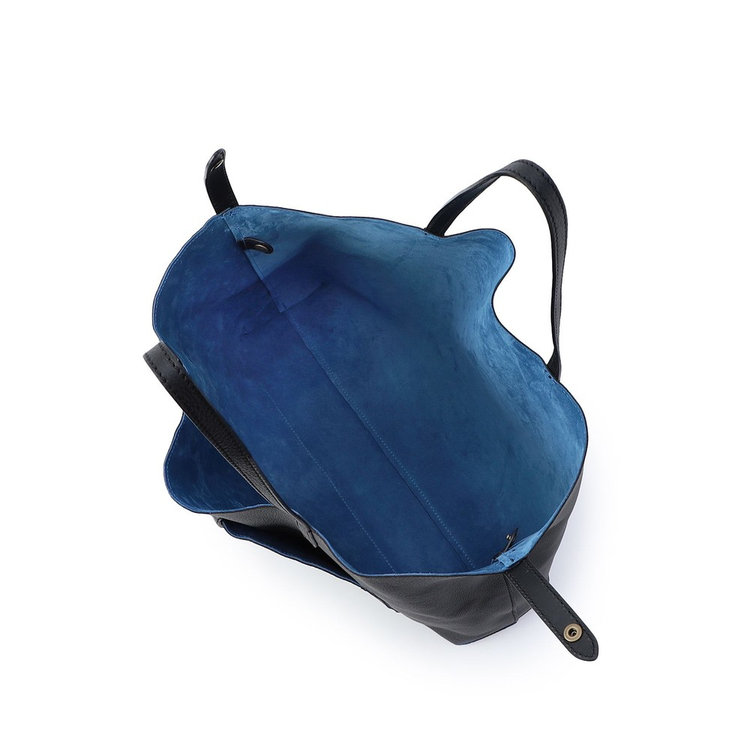 シンプルで使いやすい1室構造は、荷物の取り出しが容易